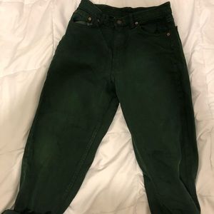 LEVI’S 554 green mom jeans